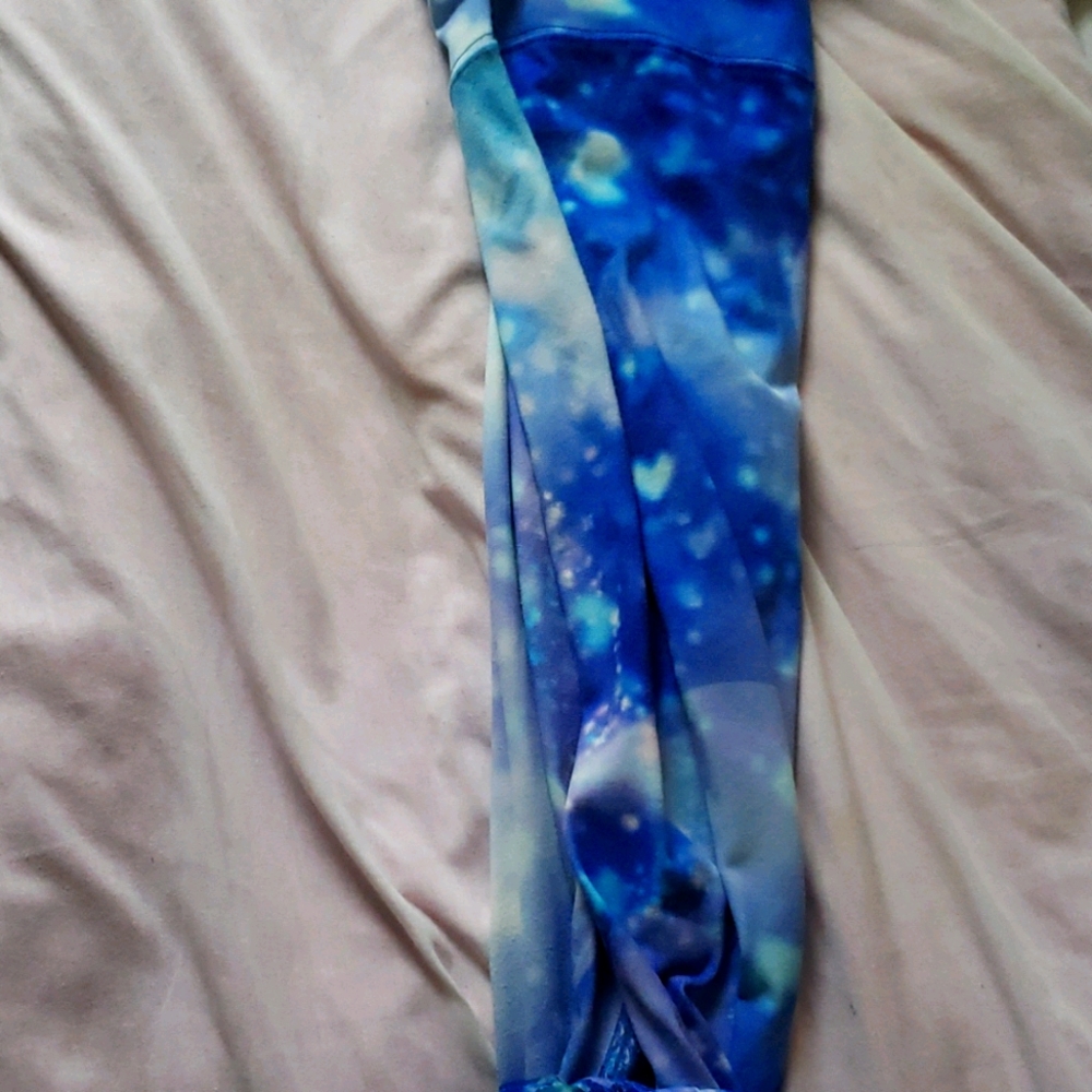 - Leggings